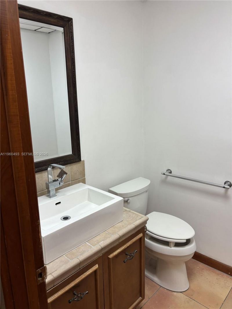 7800 W Oakland Park Blvd , Unit BLD-B #102, Sunrise, FL 33351 Photo