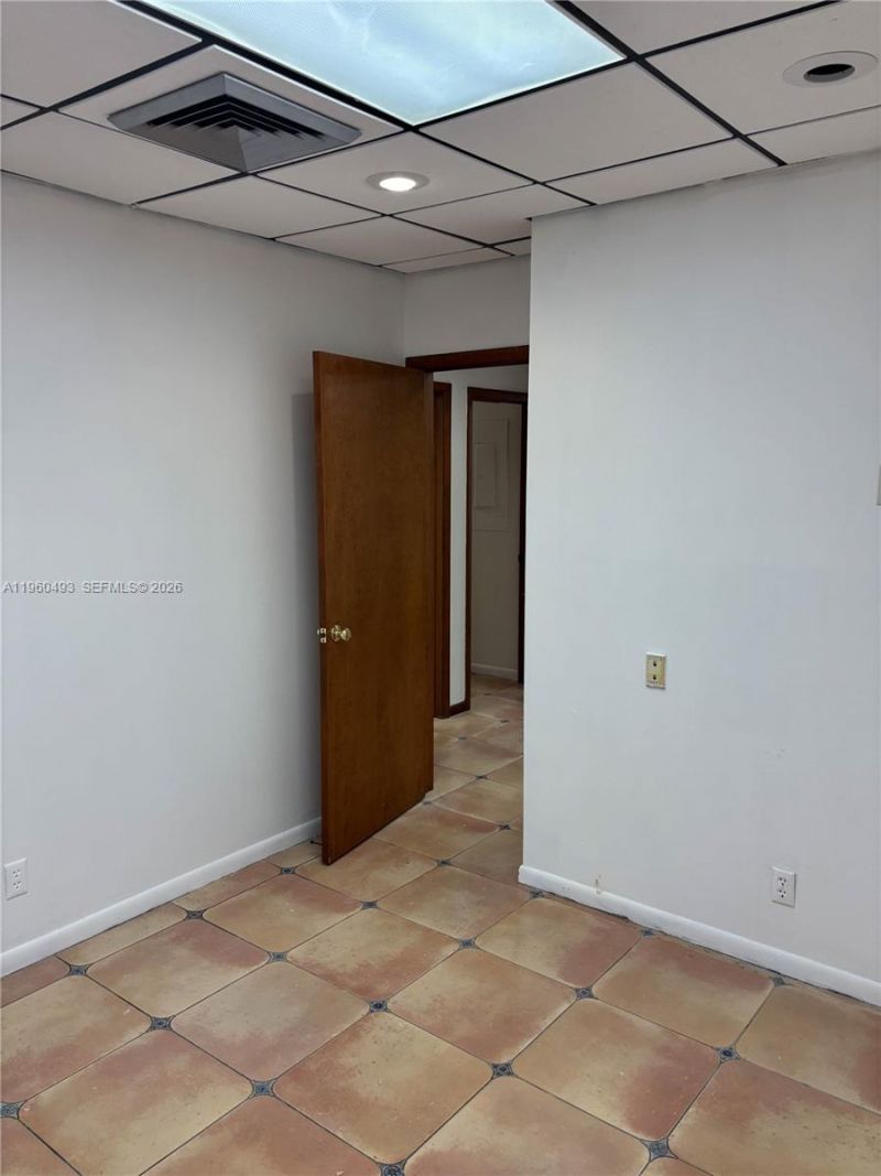 7800 W Oakland Park Blvd , Unit BLD-B #102, Sunrise, FL 33351 Photo