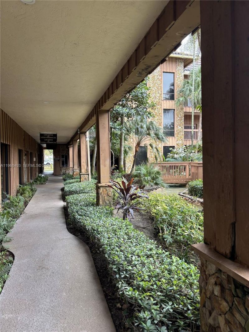 7800 W Oakland Park Blvd , Unit BLD-B #102, Sunrise, FL 33351 Photo