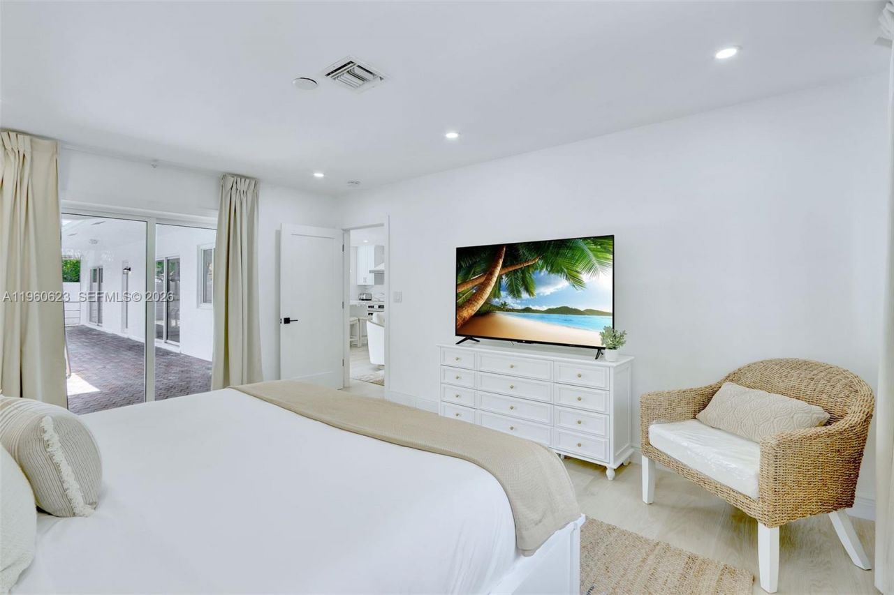 1050 SE 5th Ct , Pompano Beach, FL 33060 Photo