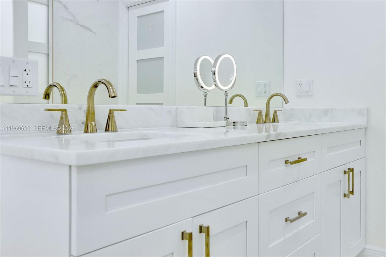 1050 SE 5th Ct , Pompano Beach, FL 33060 Photo