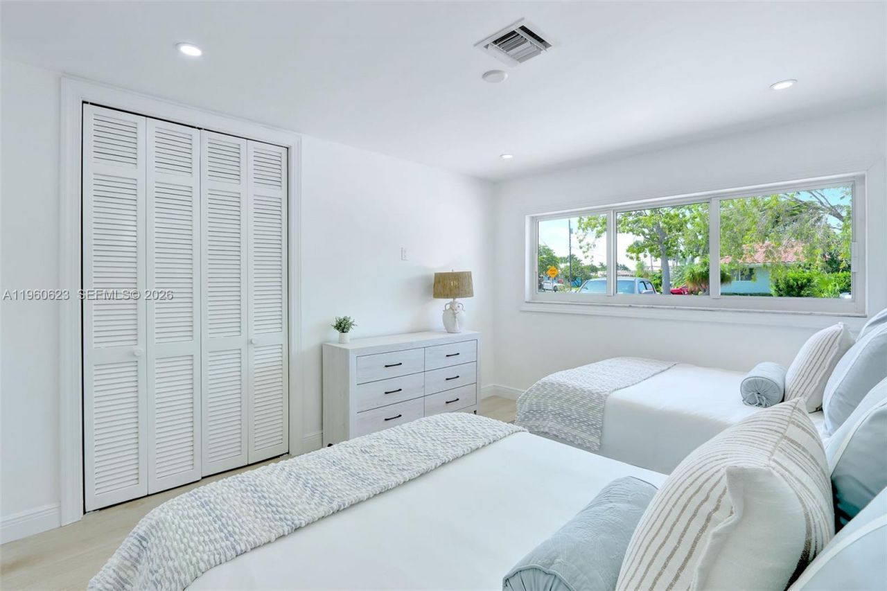 1050 SE 5th Ct , Pompano Beach, FL 33060 Photo