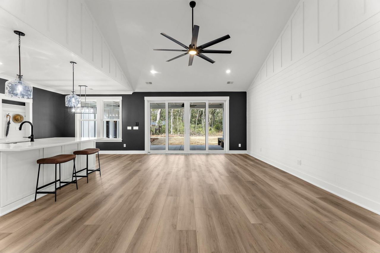 456 Waring Street Photo 13