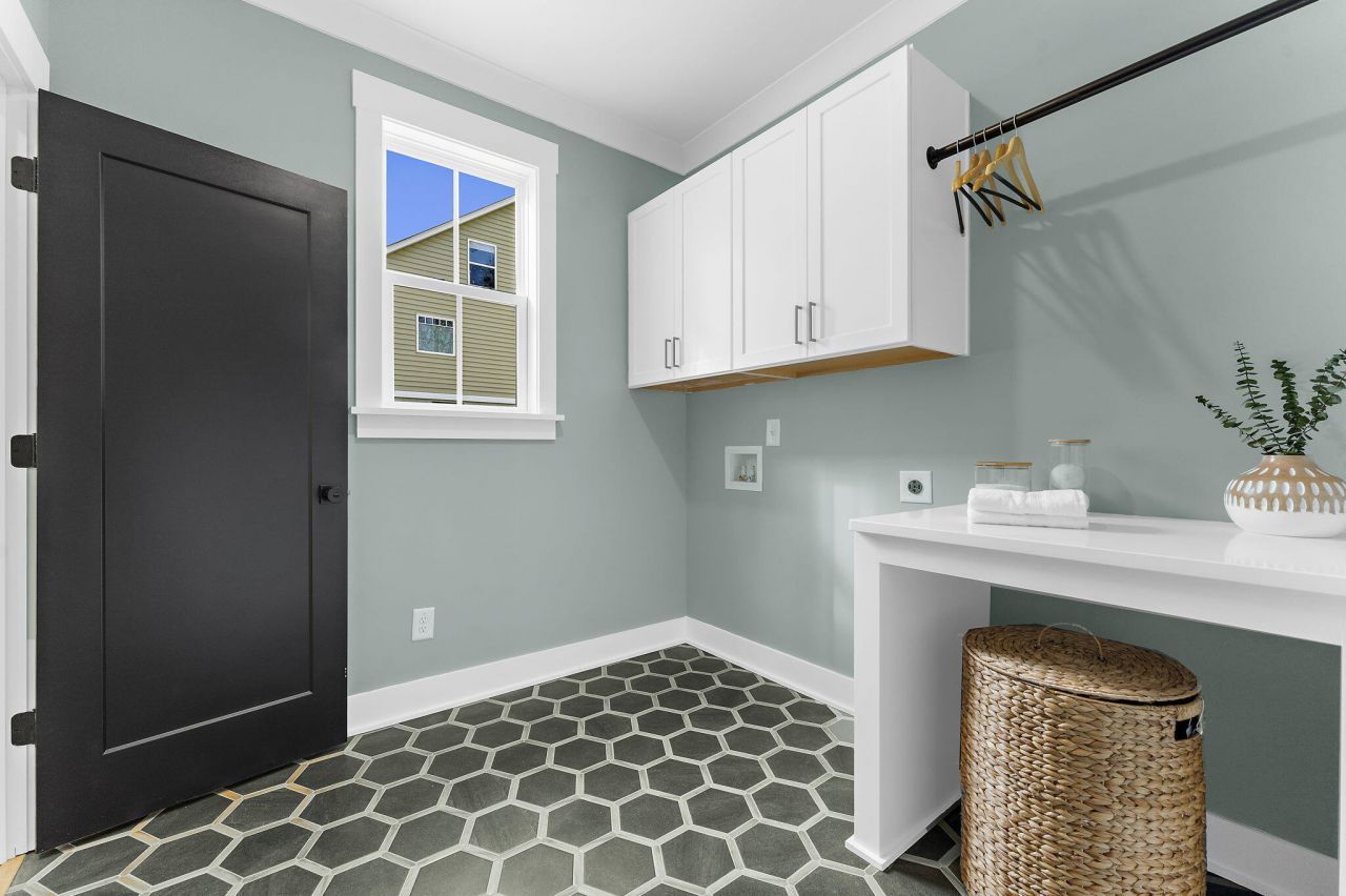 456 Waring Street Photo 33