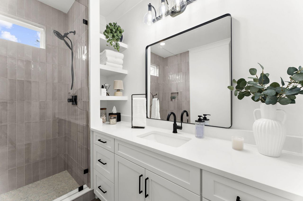 456 Waring Street Photo 51