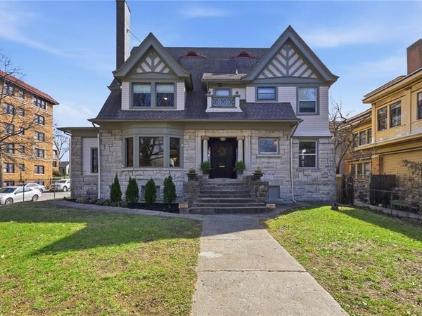 1217 E ARMOUR Boulevard, Kansas City, MO 64109