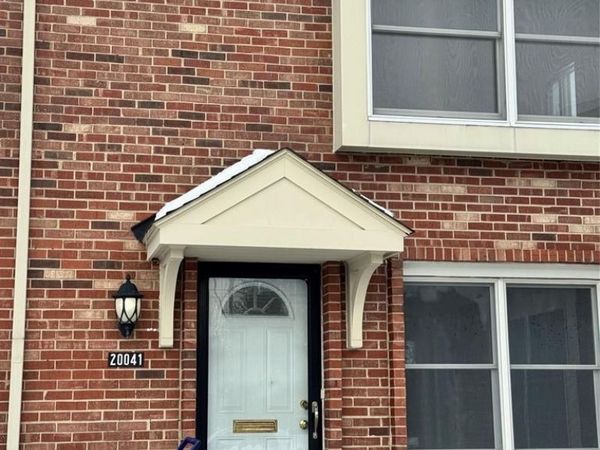 20041 Great Oaks Circle N, Clinton Twp, MI 48036