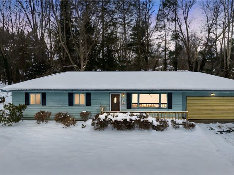 943 N Lake Street, Madison, OH 44057 Photo 1