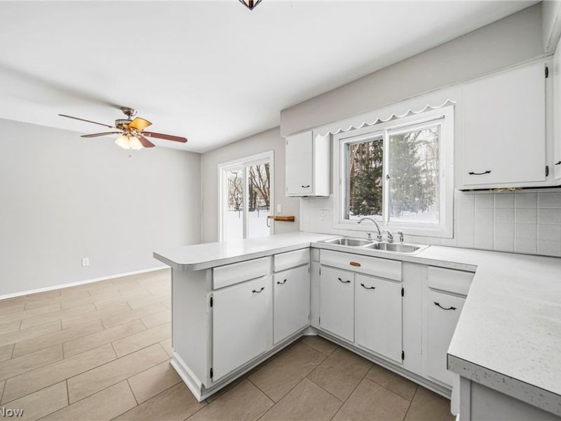 943 N Lake Street, Madison, OH 44057 Photo 11