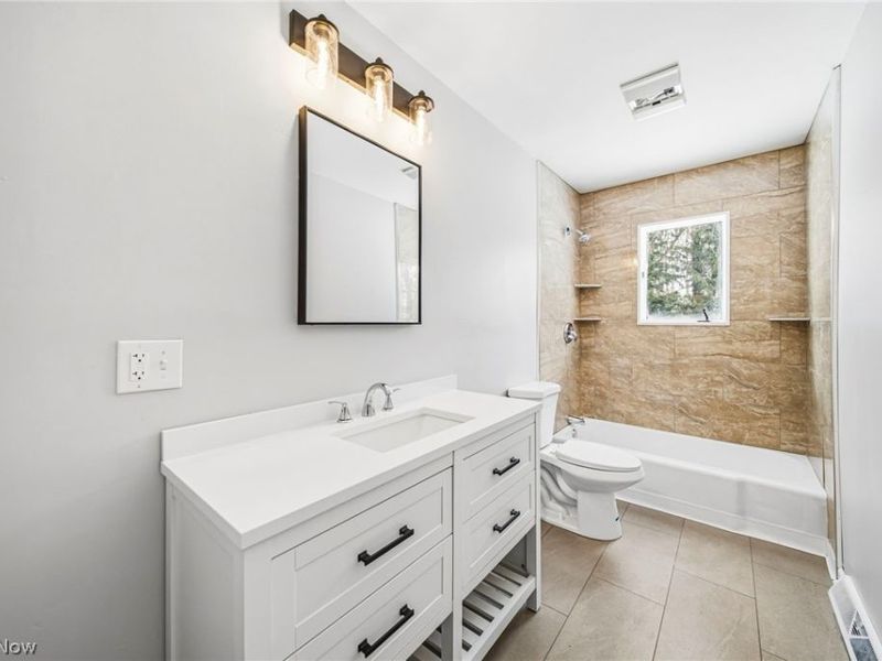 943 N Lake Street, Madison, OH 44057 Photo 17