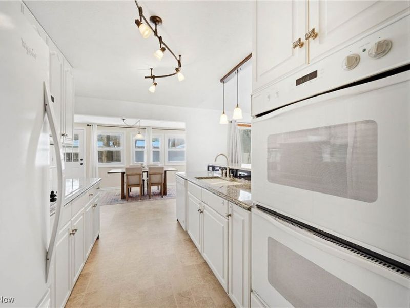 4040 Burton Drive, Stow, OH 44224 Photo 11