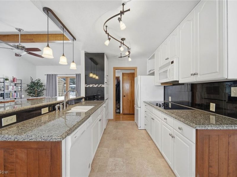 4040 Burton Drive, Stow, OH 44224 Photo 9