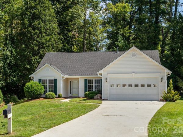 134 Stonehollow Road, Fletcher, NC 28732