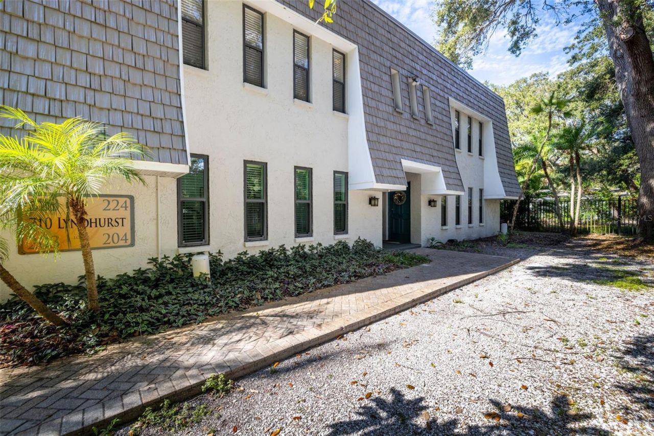 710 Lyndhurst Street, Unit 223, Dunedin, FL 34698 Main Photo