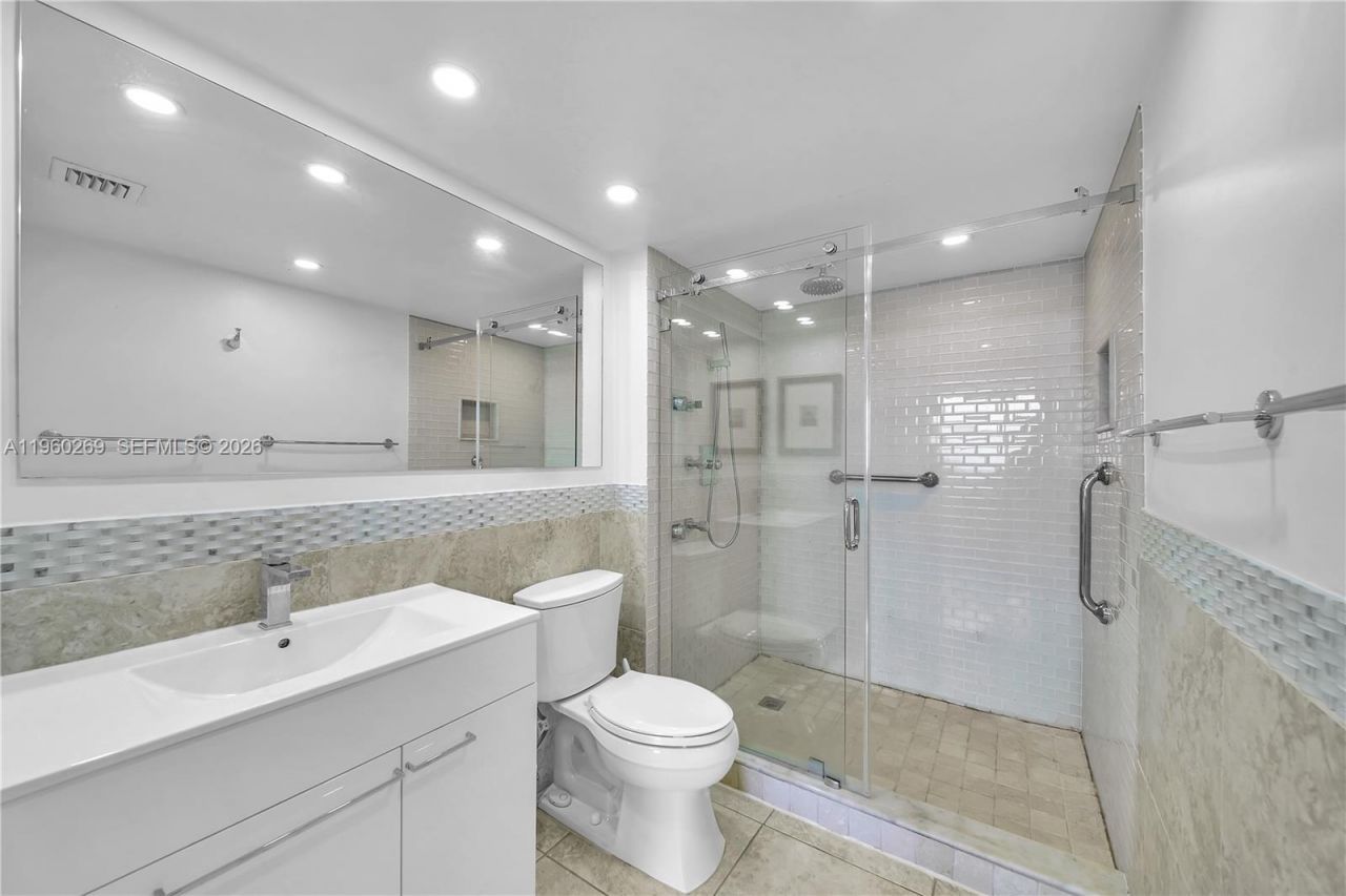 90 Alton Rd, Unit 2604, Miami Beach, FL 33139 Photo