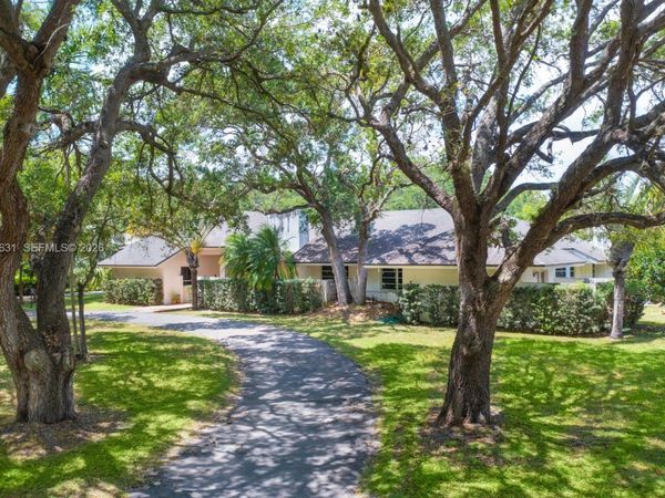 6255 SW 99th Ter, Pinecrest, FL 33156