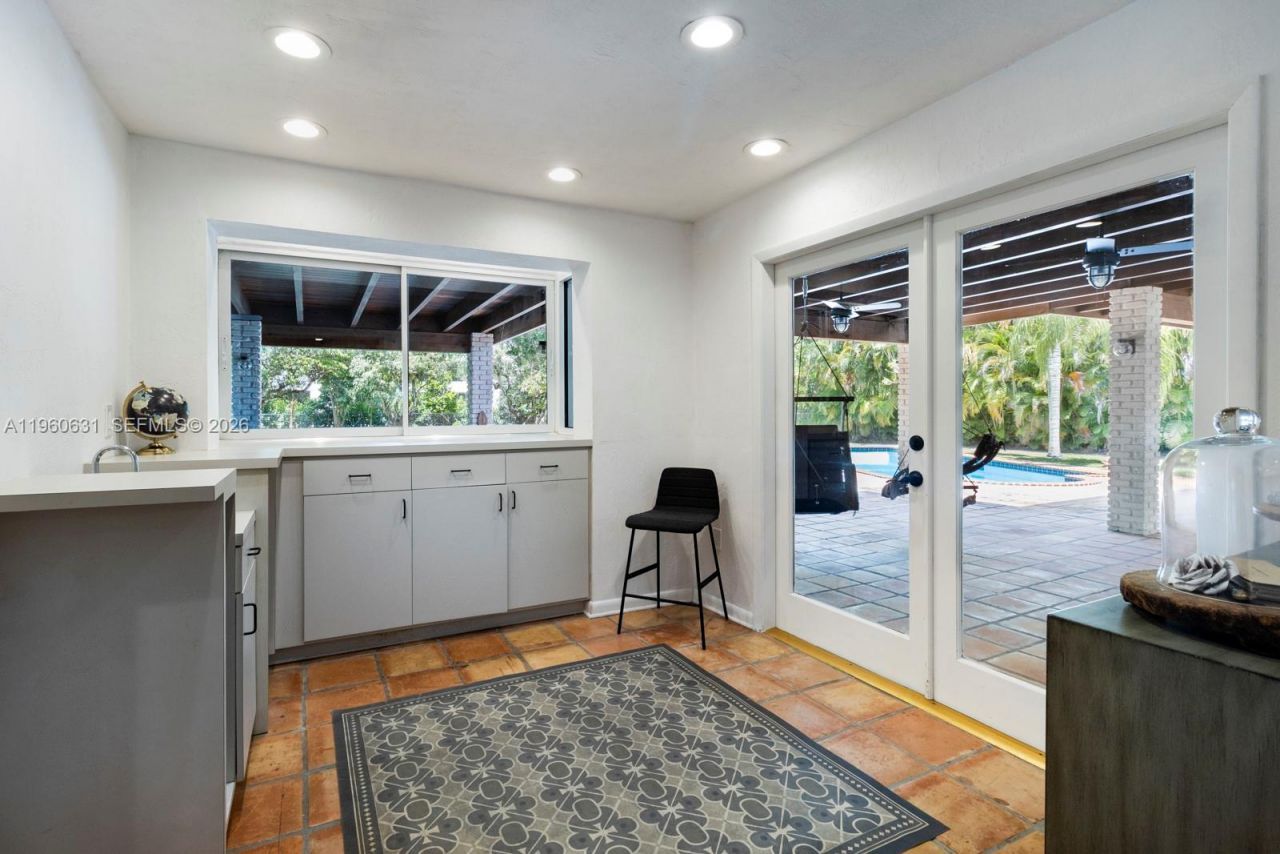 6255 SW 99th Ter, Pinecrest, FL 33156 Photo