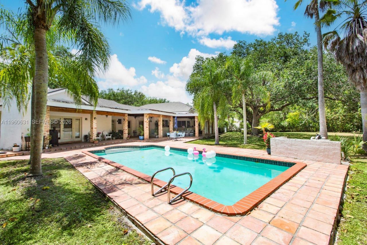 6255 SW 99th Ter, Pinecrest, FL 33156 Photo