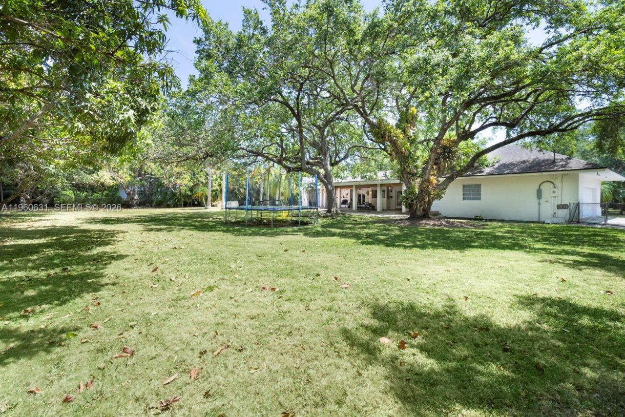 6255 SW 99th Ter, Pinecrest, FL 33156 Photo