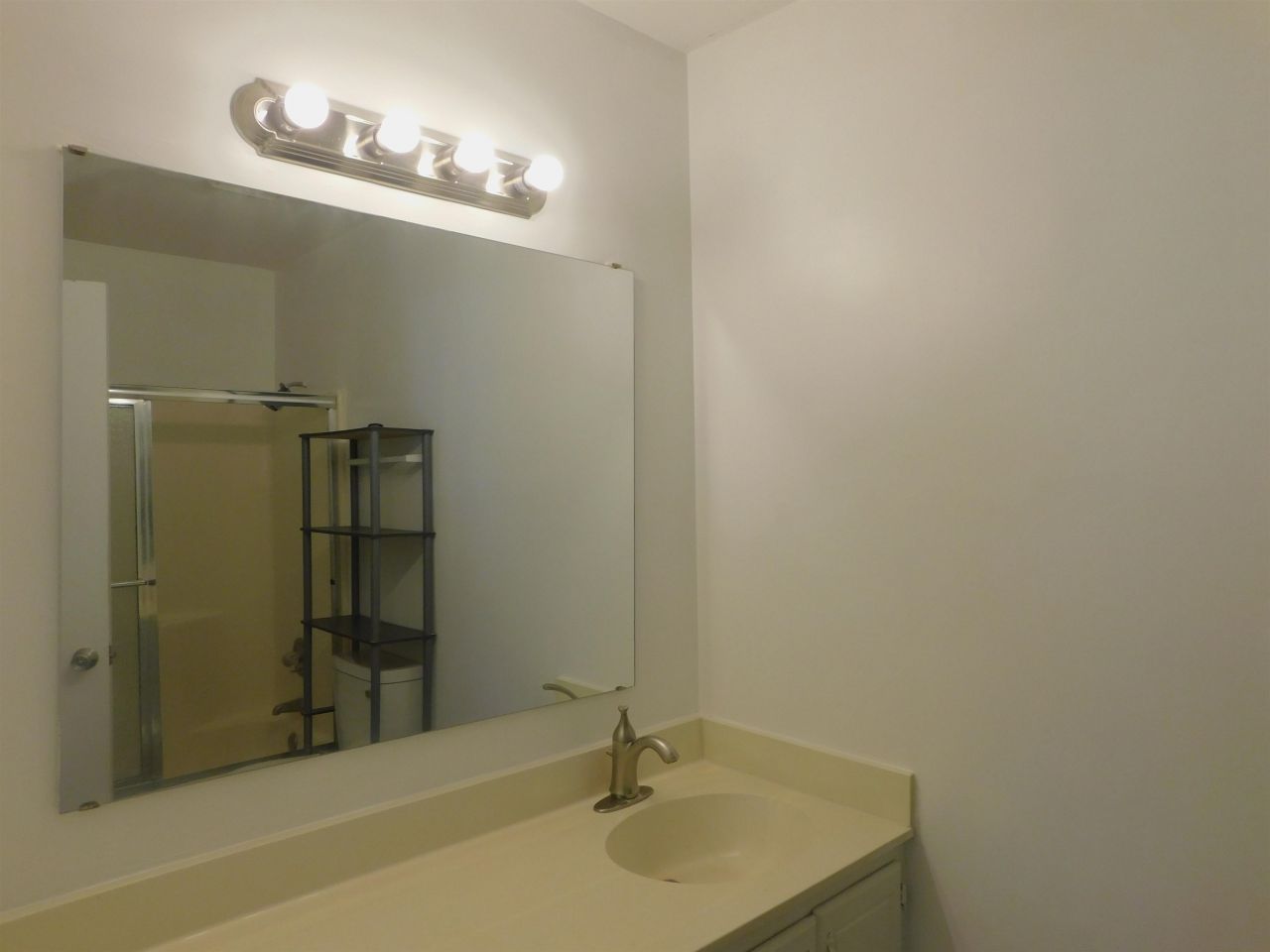 801 Burcale Road Circle Photo 16