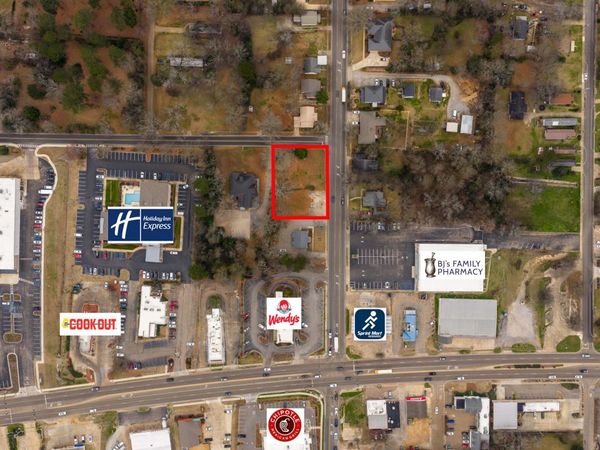 600 S Jackson St, Starkville, MS 39759