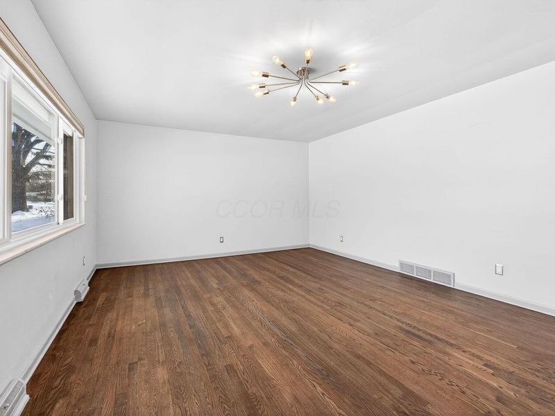 143 Serran Drive, Columbus, OH 43230 Photo 12