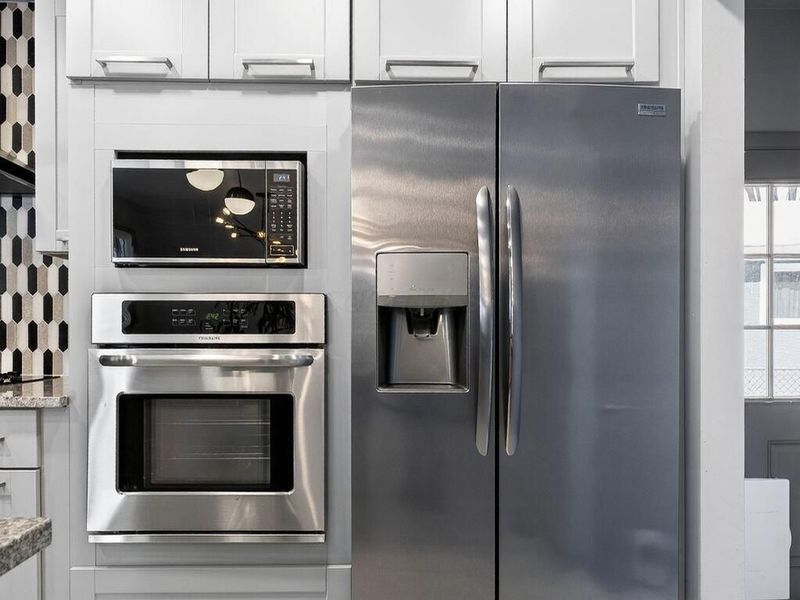 143 Serran Drive, Columbus, OH 43230 Photo 16