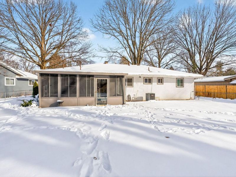 143 Serran Drive, Columbus, OH 43230 Photo 7