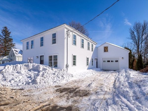 67 Maple St, Oakham, MA 01068