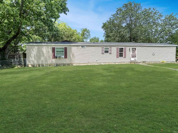 1783 E Private Road 485 N Road, Petersburg, IN 47567