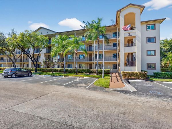 900 SW 142nd Avenue, Unit 213L, Pembroke Pines, FL 33027