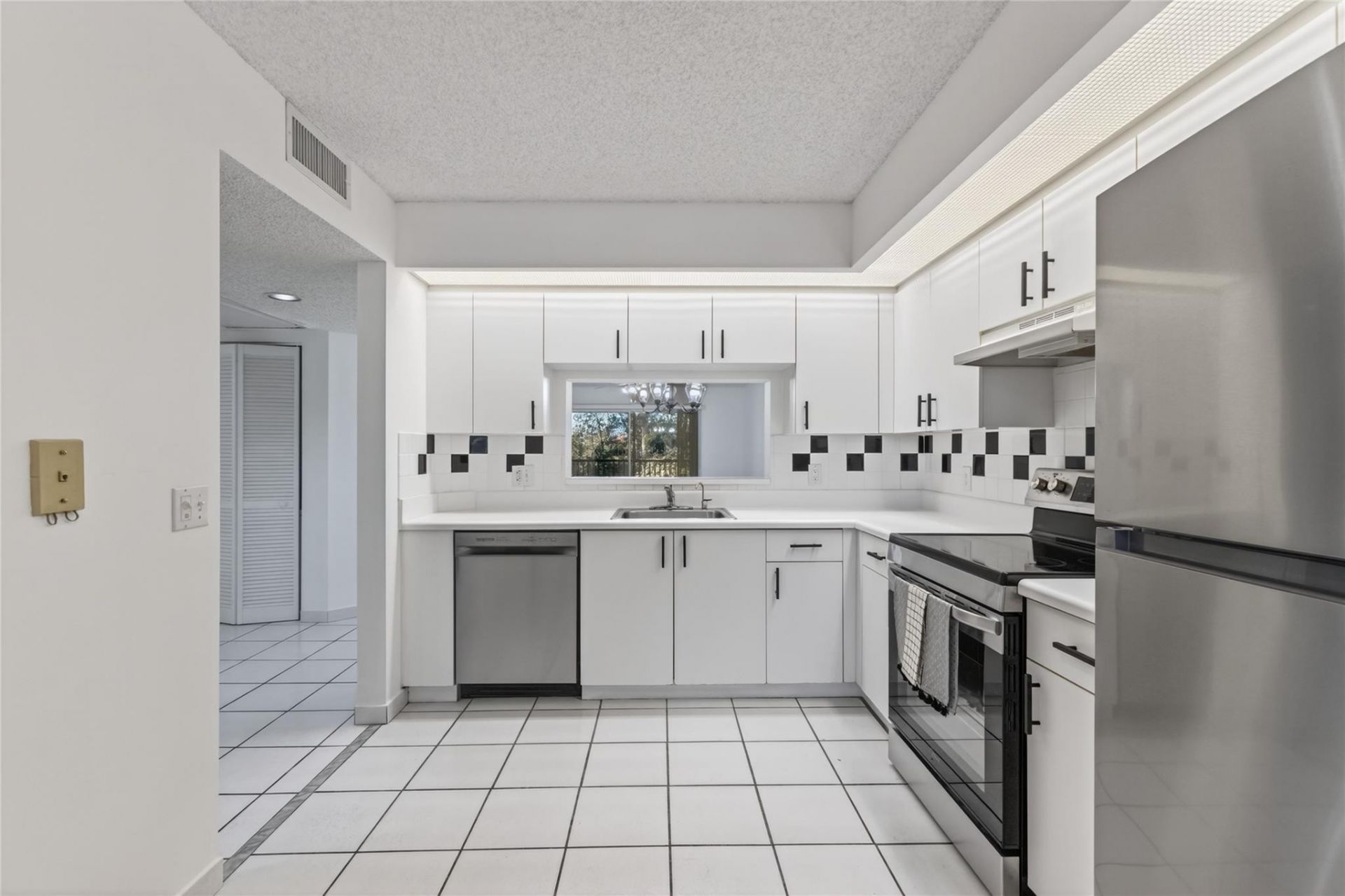 900 SW 142nd Avenue, Unit 213L, Pembroke Pines, FL 33027 Photo