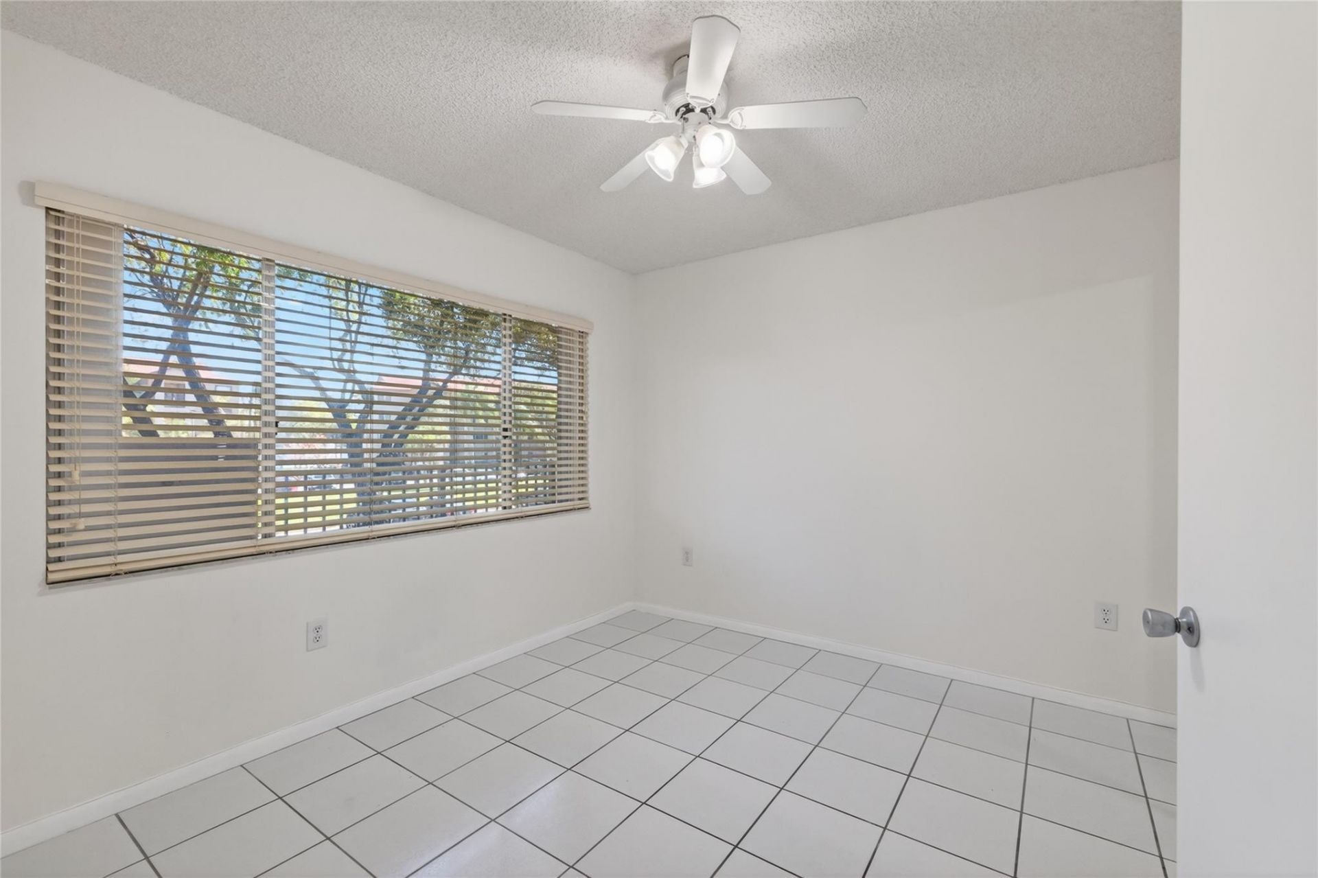 900 SW 142nd Avenue, Unit 213l, Pembroke Pines, FL 33027 Photo
