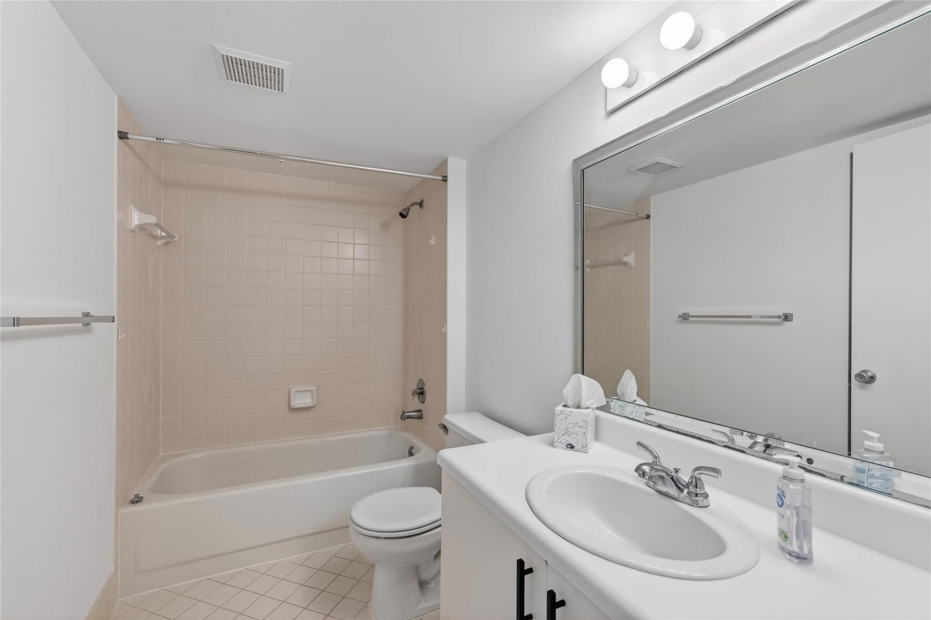 900 SW 142nd Avenue, Unit 213l, Pembroke Pines, FL 33027 Photo