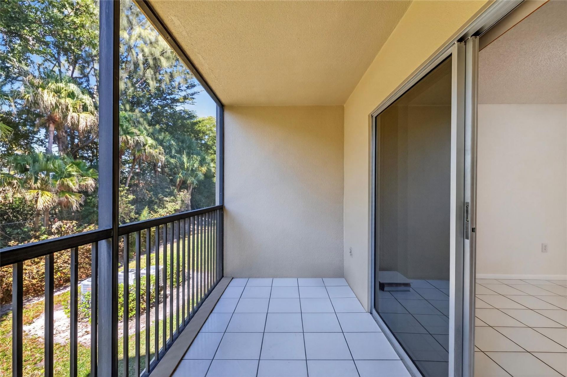 900 SW 142nd Avenue, Unit 213l, Pembroke Pines, FL 33027 Photo
