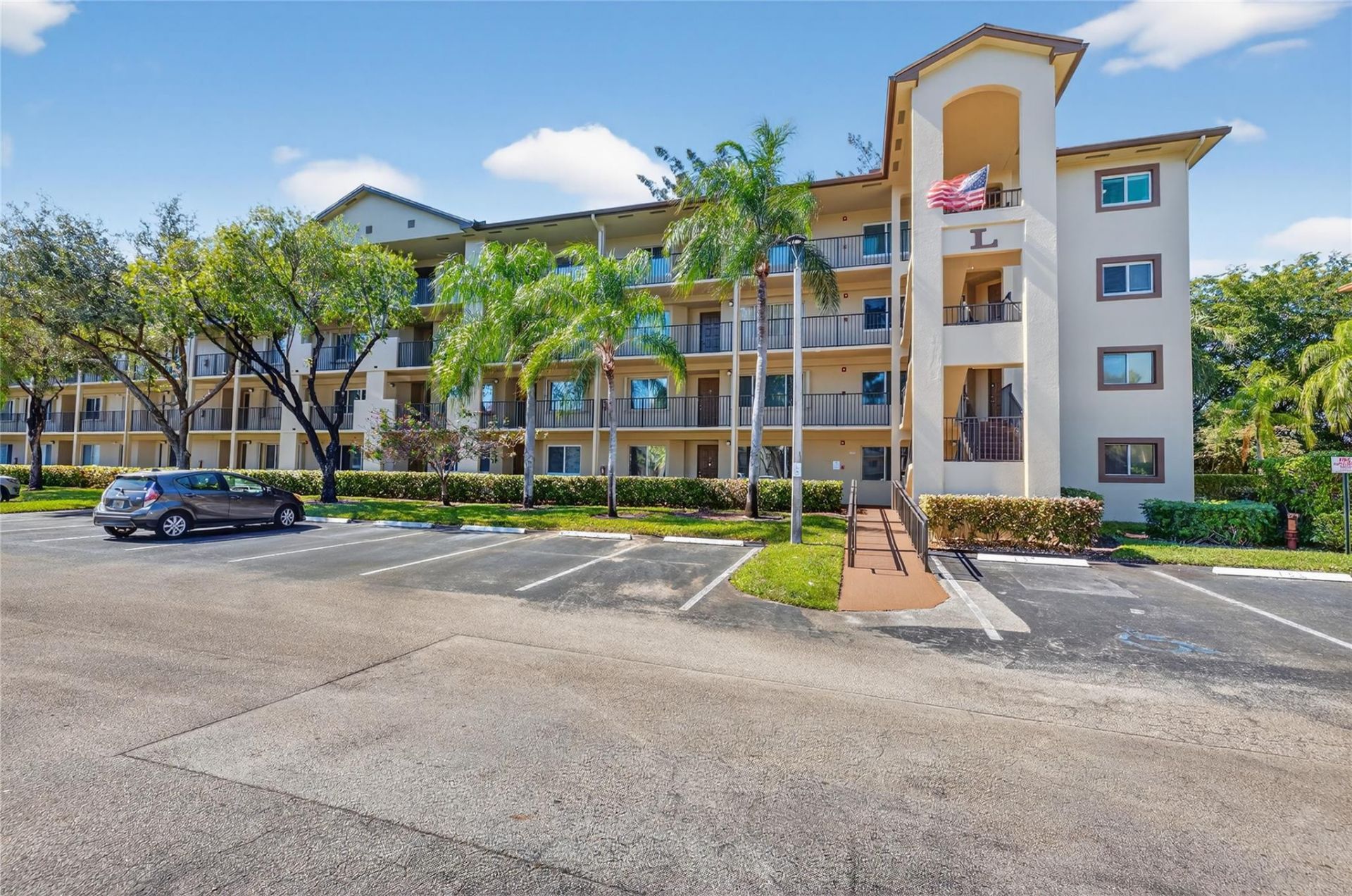 900 SW 142nd Avenue, Unit 213l, Pembroke Pines, FL 33027 Photo