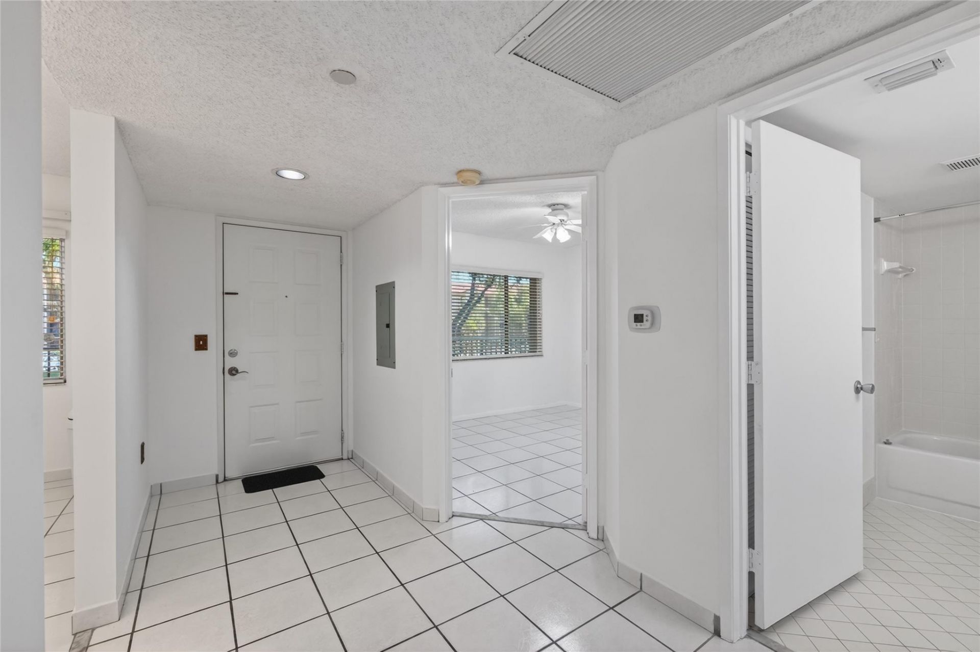 900 SW 142nd Avenue, Unit 213l, Pembroke Pines, FL 33027 Photo