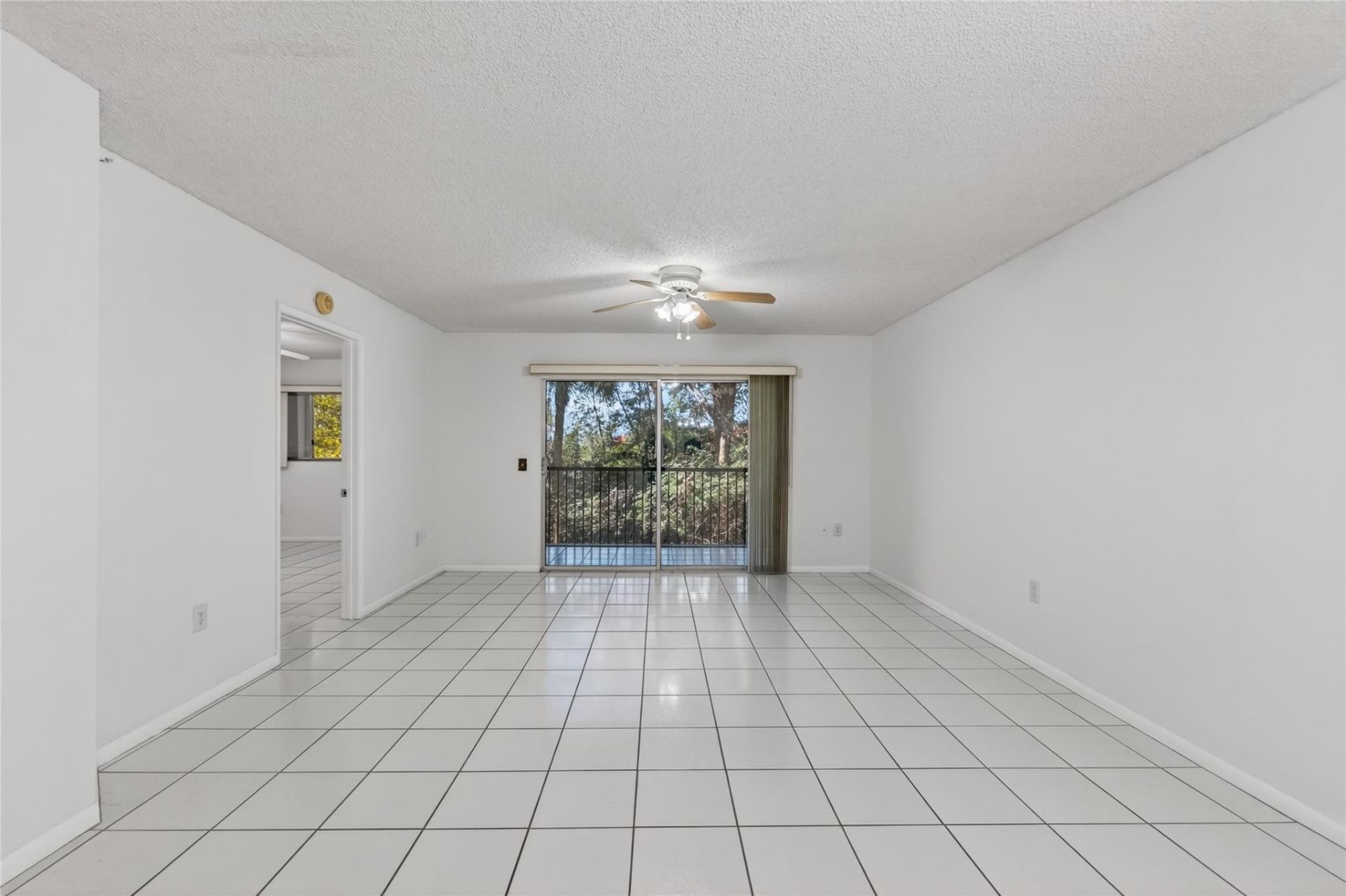 900 SW 142nd Avenue, Unit 213L, Pembroke Pines, FL 33027 Photo