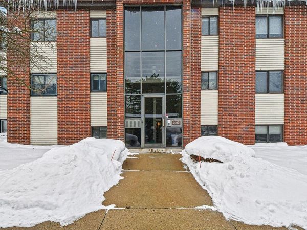 3392 Devonwood Hills NE, Unit F, Grand Rapids, MI 49525