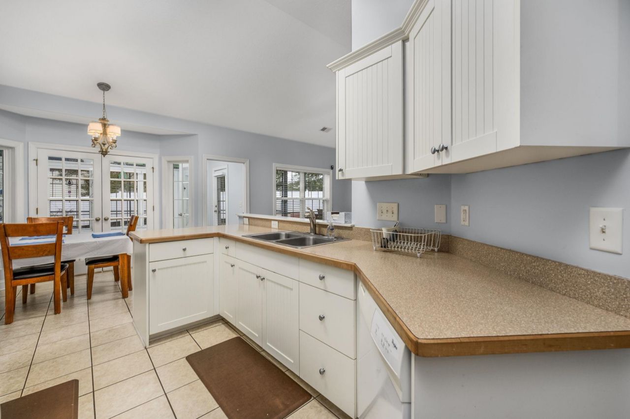 1630 Edgewood Dr. Photo 13