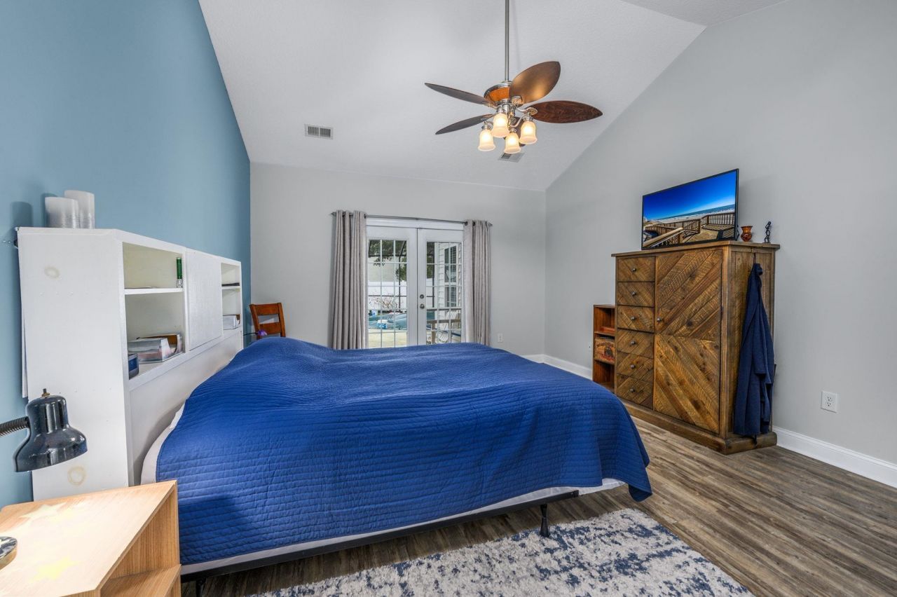 1630 Edgewood Dr. Photo 16