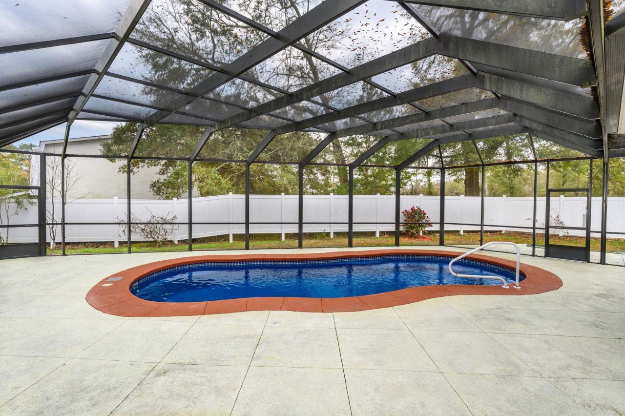 1630 Edgewood Dr. Photo 25