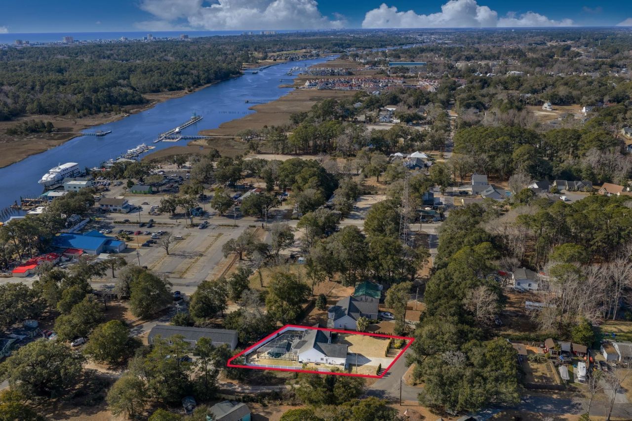 1630 Edgewood Dr. Photo 32