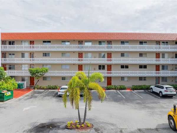 3581 Inverrary Dr, Unit 308, Lauderhill, FL 33319