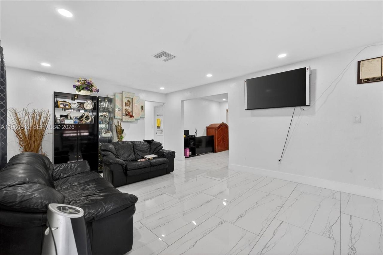 20 NE 215th St , Miami Gardens, FL 33179 Photo