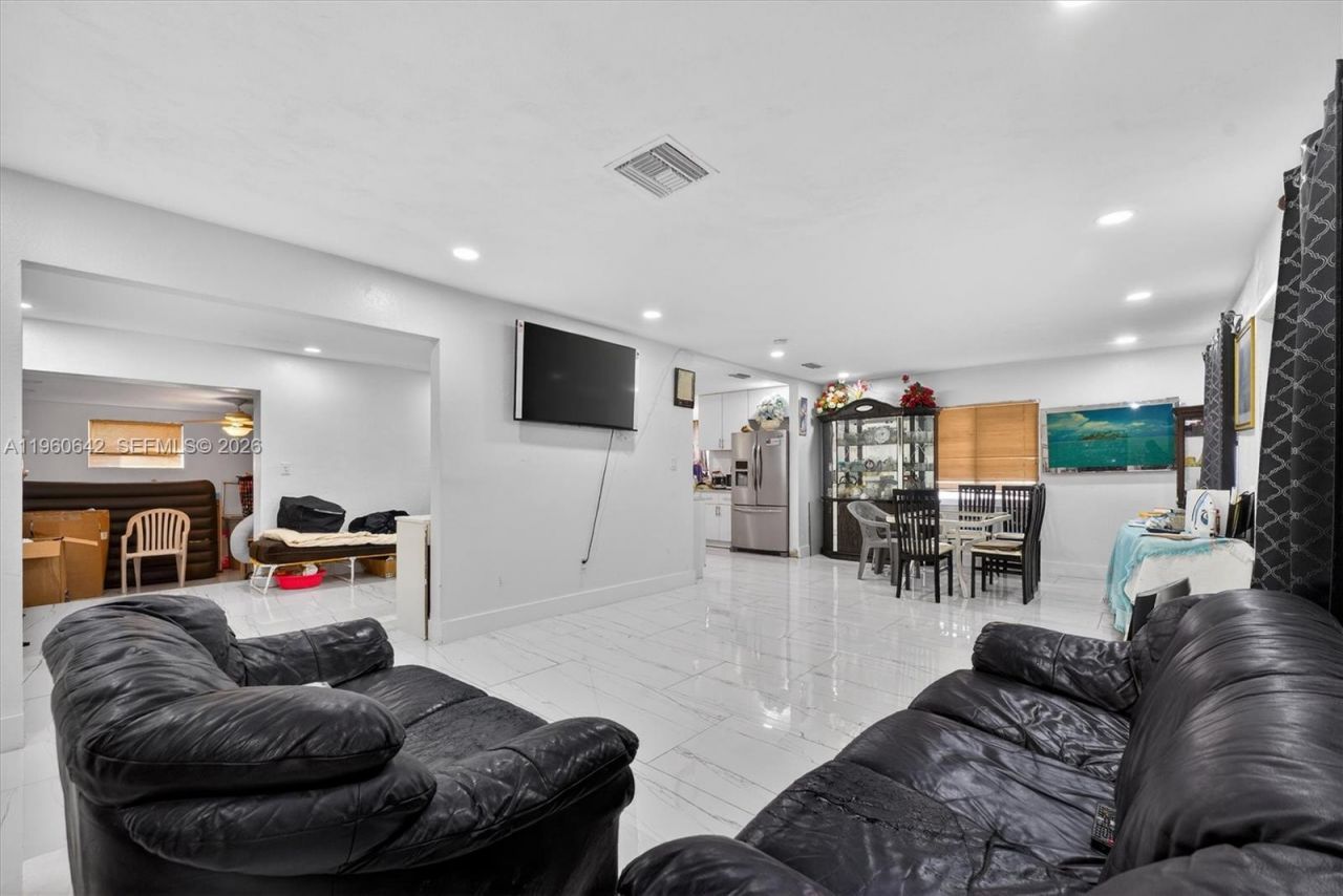 20 NE 215th St , Miami Gardens, FL 33179 Photo