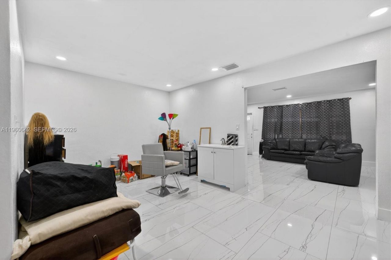 20 NE 215th St , Miami Gardens, FL 33179 Photo