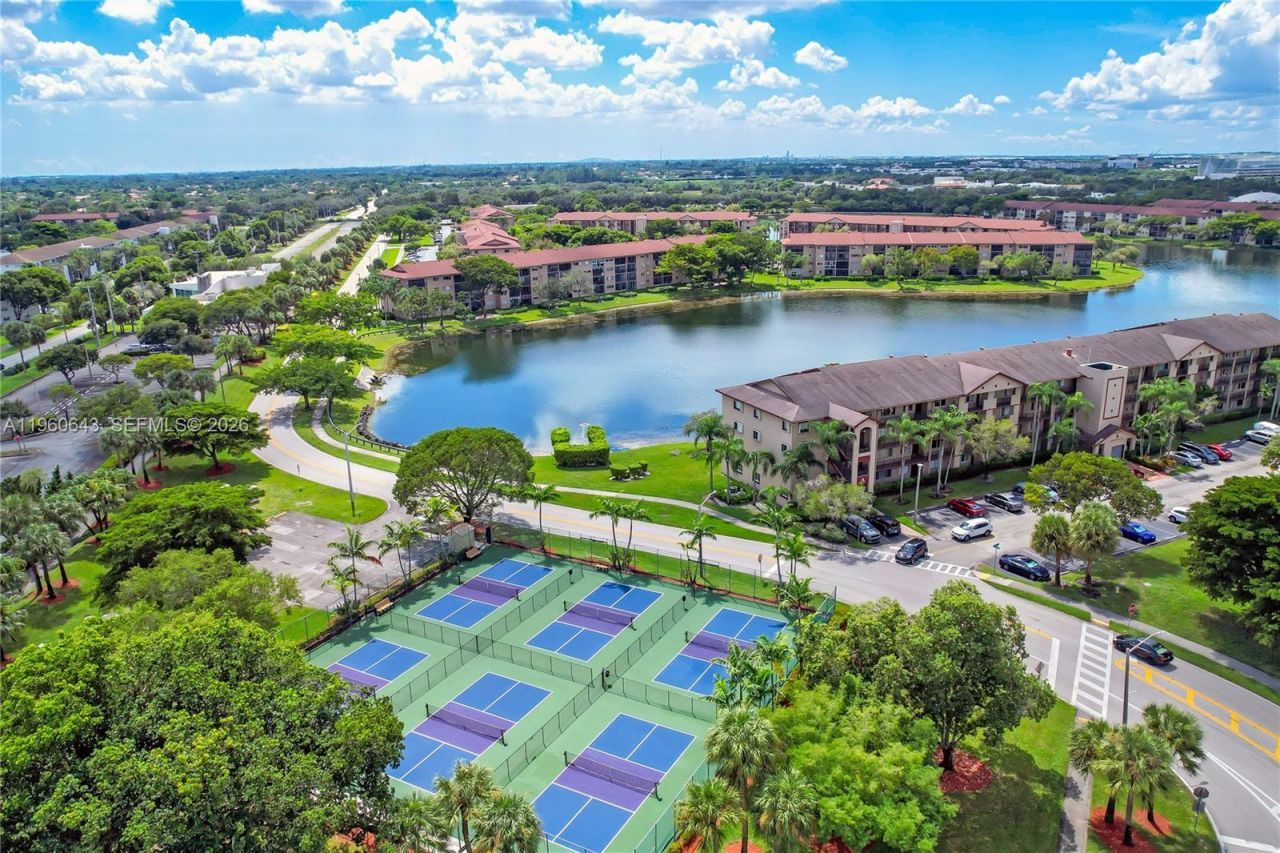 901 SW 141st Ave, Unit 405M, Pembroke Pines, FL 33027 Photo