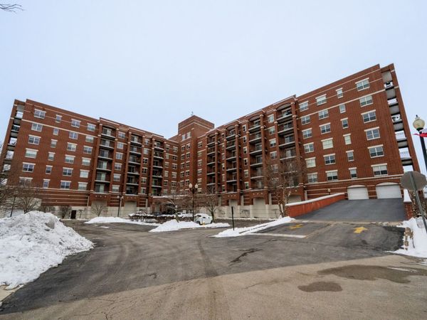 1700 Riverwoods Drive, Unit 414, Melrose Park, IL 60160