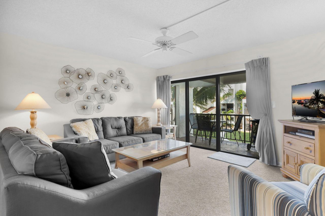 601 W Ocean Drive, Unit 410, Key Colony, FL 33051 Photo